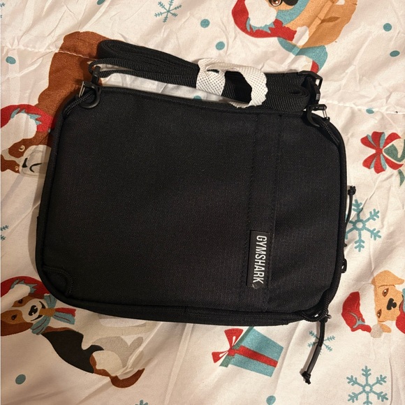 Gymshark Active Crossbody - Picture 3 of 4